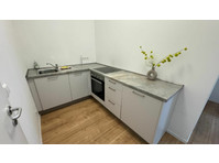 Furnished 2-bedroom apartment with shared kitchen - 空室あり