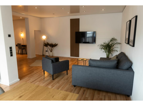 HUGOS Design Apartment - الإيجار
