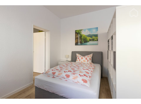 Newly renovated 1-room apartment in the city center of… - De inchiriat