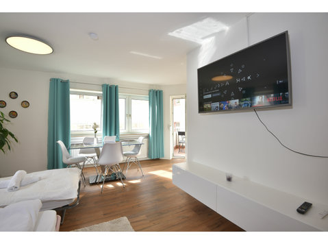Premium 2 Zimmer Whg 850 m Uni, 200 m Center - Zu Vermieten