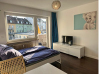 Wonderful flat with balcony close to Mannheim central… - Под наем