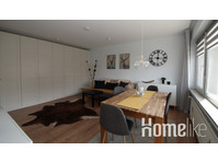 Stylish, modern apartment near nature reserve in Heppenheim… - Byty