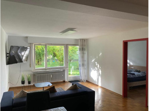 2 Zimmer Wohnung mit Garten und Parken in Stuttgart Zentrum - Zu Vermieten