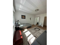 3-room flat with TV, WiFi, kitchen, shower/WC, furniture,… - Te Huur