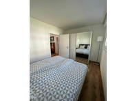 3-room flat with TV, WiFi, kitchen, shower/WC, furniture,… - Aluguel