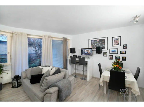 Beautiful, spacious and furnished 1-bedroom apartment in… - Til leje