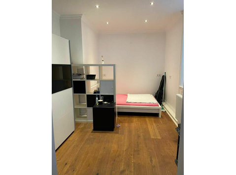 Beautiful, well-kept flat directly on Marienplatz in… - Til leje