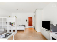 Bright, modern furnished apartment in… - الإيجار