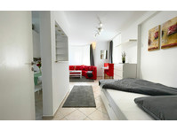 **Central apartment with garage parking - Te Huur