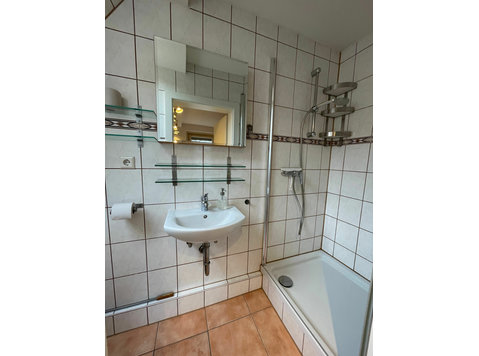 Apartment mit Küche und Badezimmer in Stuttgart-Wangen - Zu Vermieten