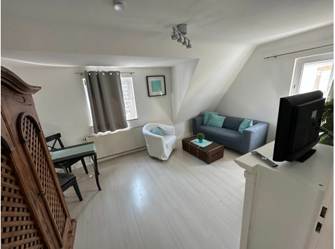 Cozy 3-Room Apartment in Stuttgart Zuffenhausen - Perfect… - K pronájmu