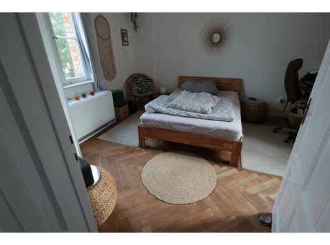 Elegant, fully furnished 2-room apartment centrally located… - Izīrē