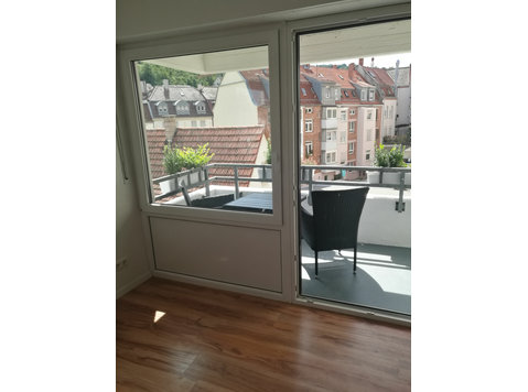 Helles zentrales Appartement mit Balkon in Stuttgart - À louer