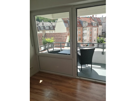 Helles zentrales Appartement mit Balkon in Stuttgart - Til leje