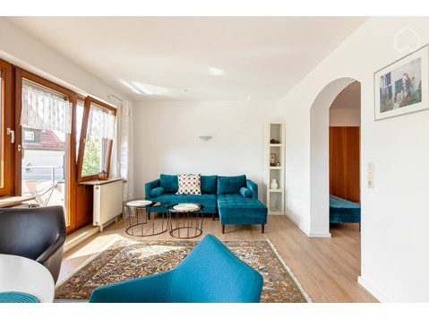 Großes und hübsches Apartment mit Balkon zentral in… - Zu Vermieten