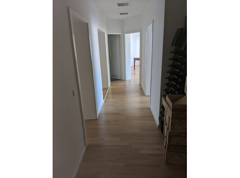 Großartige, modische 3-Zimmer-Wohnung in Stuttgart - Zu Vermieten