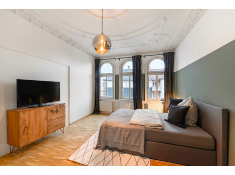 WG-ZIMMER: Ruhiges und fantastisches Zuhause in Stuttgart - Zu Vermieten