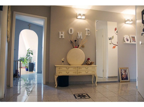 Spacious and fashionable flat in excellent location - Til leje