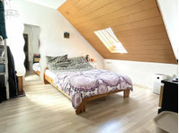 Spacious and fully furnished 2.5-room flat with roof… - À louer