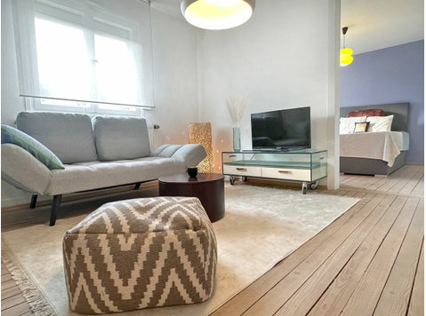 Stylisches, voll möbliertes Apartment in Co-living house - השכרה