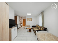 Tasteful furnished 1 room apartment near… - Te Huur