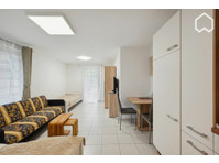 Tasteful furnished 1 room apartment near… - Te Huur