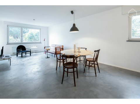 Wonderful, new suite located in Stuttgart - 	
Uthyres