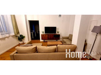 Beautiful and fully furnished apartment next to Patch… - Korterid