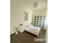 Beautiful and fully furnished apartment next to Patch… - Byty
