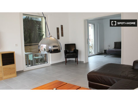 Modern 2-bed room floor apartment with parking spot in S-Vai - דירות