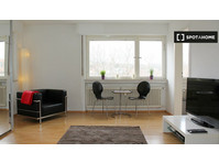 Studio apartment with lift in S centre - Appartementen