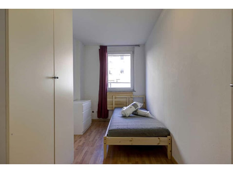 Zimmer in der Aachener Straße - Apartments