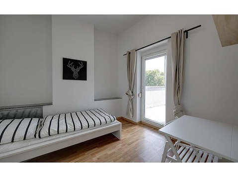 Zimmer in der Aachener Straße - Apartments
