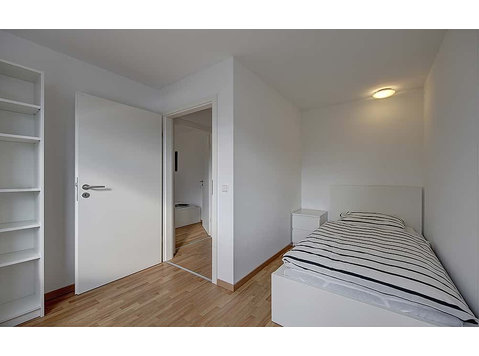 Zimmer in der Aachener Straße - Apartments