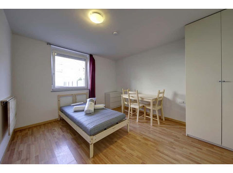 Zimmer in der Aachener Straße - Apartments