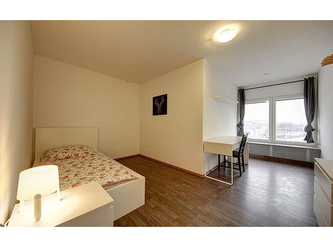 Zimmer in der König-Karl-Straße - Apartments