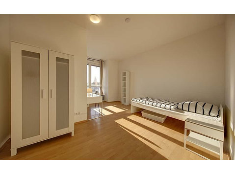 Zimmer in der König-Karl-Straße - Appartamenti