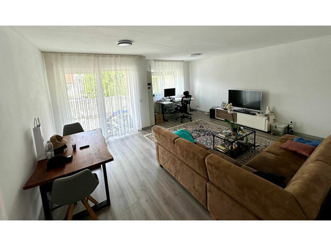 Stilvolle & helle Wohnung auf Zeit in Kleinostheim - Zu Vermieten