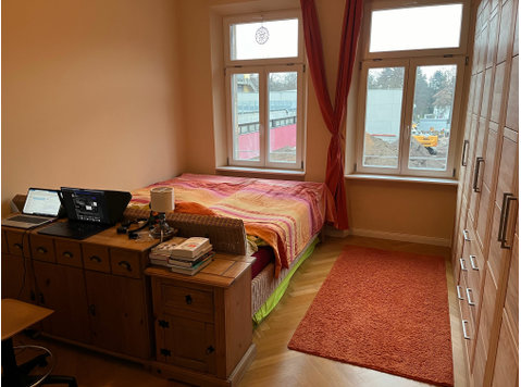 Schicke, helle 4-Raum Wohnung in Fürth - Zu Vermieten