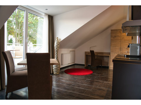 Stilvoll eingerichtetes Apartment mit hübschem Balkon nahe… - Zu Vermieten