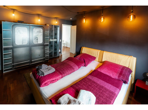 Sunlit 4-Room Garden Apartment in Hofheim - Where Luxury… - Kiadó