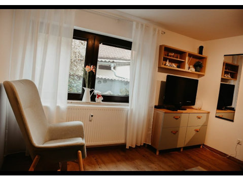 Liebevoll eingerichtete und moderne Wohnung in Schwanstetten - Zu Vermieten