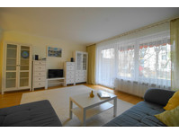 Beautiful, large garden apartment in a top location in… - For Rent