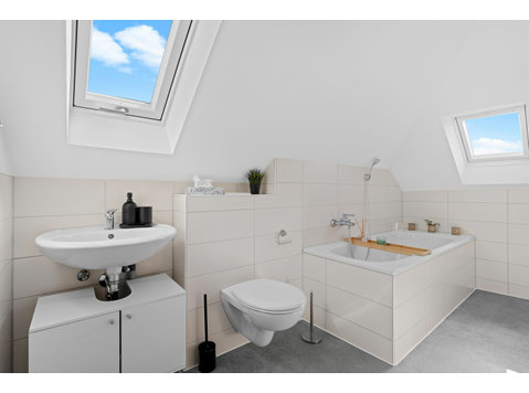 Stilvolle Wohnung: Private Dachterrasse - zentral - Zu Vermieten