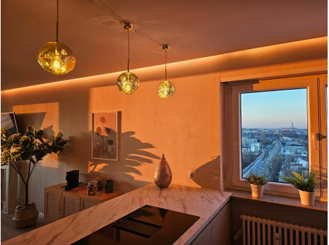 Stylische Sunset-Wohnung in Augsburg - Zu Vermieten