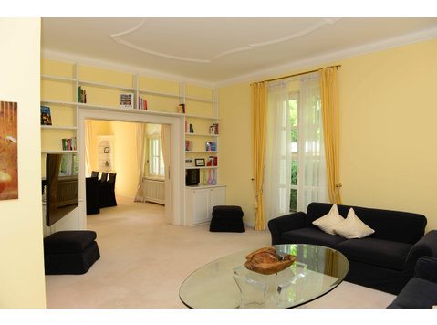 Amazing Villa at the English Garden - For Rent