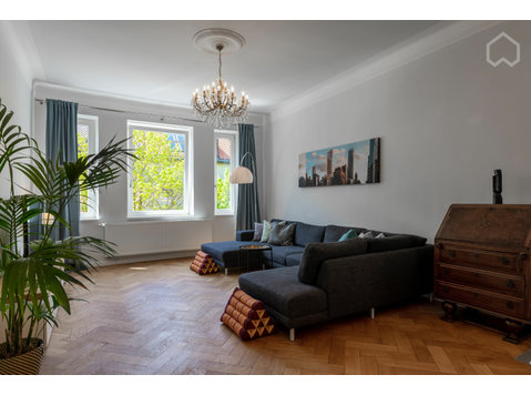 Beautiful, newly renovated 4 room apartment with sunshine… - Annan üürile