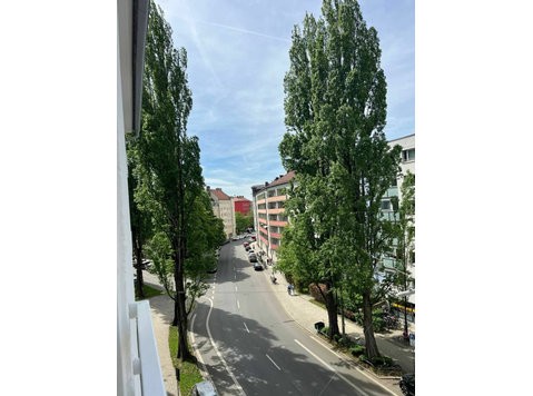 Bright, wonderful apartment in München - 	
Uthyres