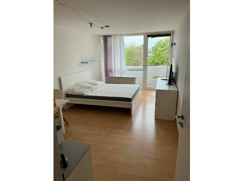 Central Munich/Maxvorstadt: Very nice and bright… - For Rent