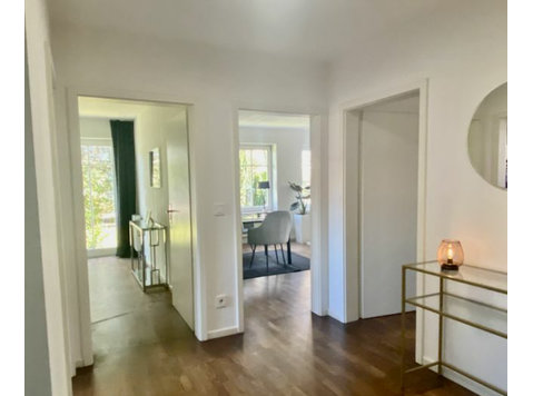 Elegant, spacious and quiet 3-room Garden Apartment, large… - For Rent